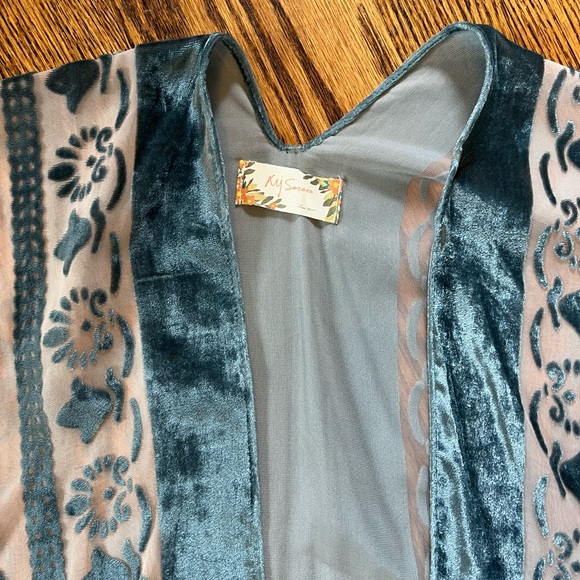 Fringe Kimono style wrap with velvet - Picture 6 of 10